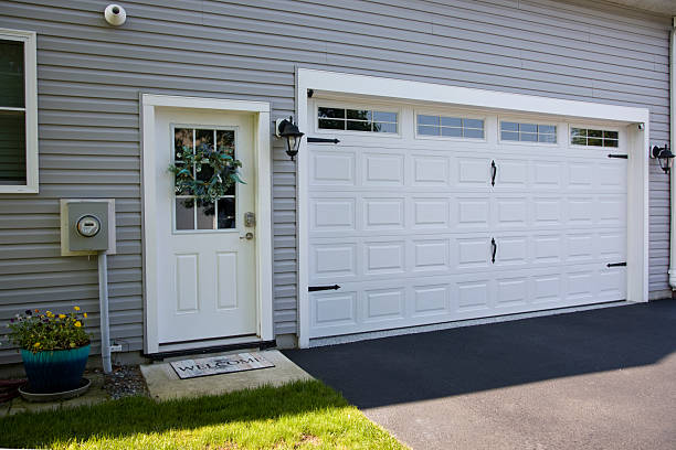 24/7 Emergency Garage Door Panel Replacement experts in Tumwater, WA